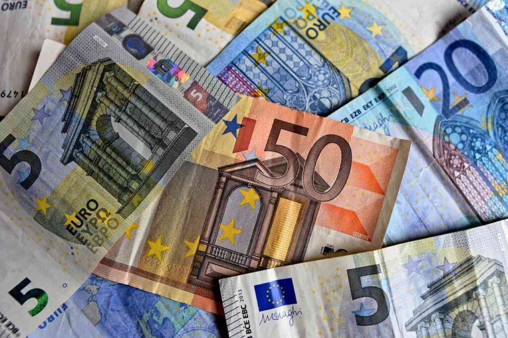 banconota euro limiti sui contanti