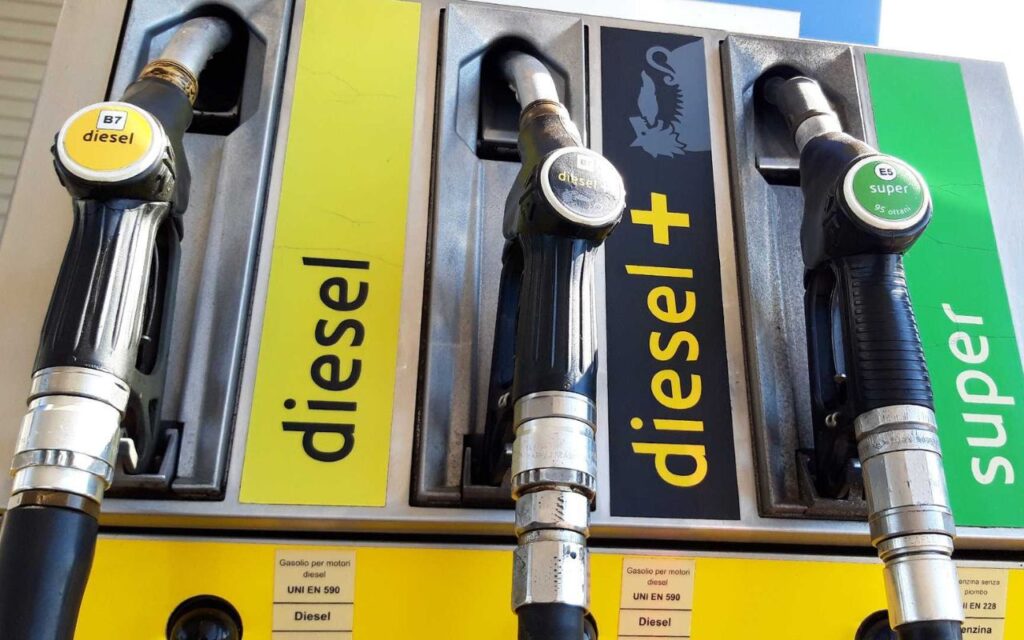 Prezzo della benzina a Marzo 2023: ecco quanto costerà