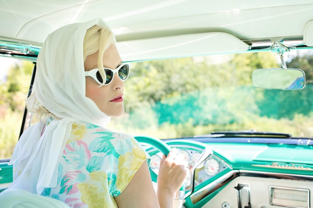 La musica e la guida: quali canzoni sono più pericolose da ascoltare al volante?