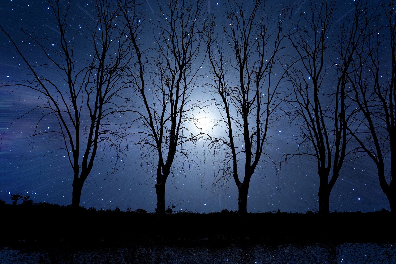 Frasi profonde per la buonanotte, riflessioni intime in un'atmosfera serena.