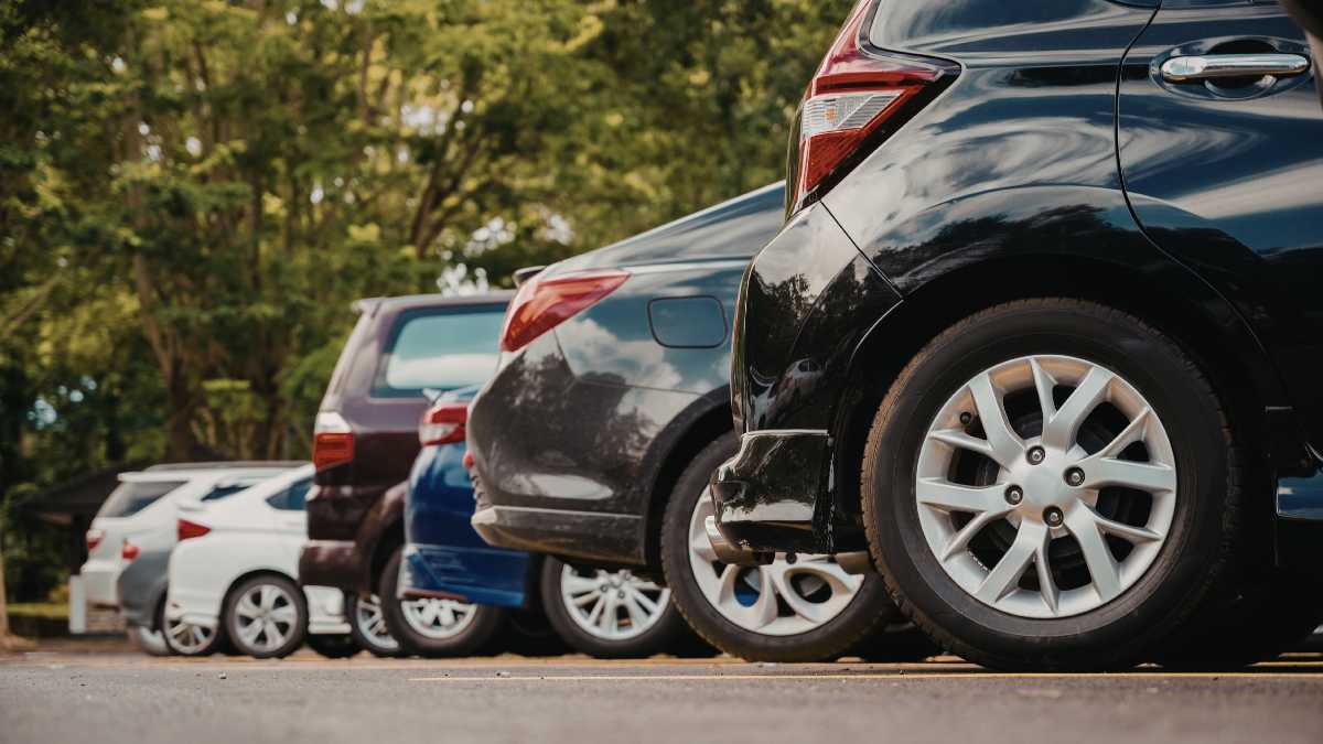 Revisione auto: simbolo di una scadenza importante per la sicurezza stradale.