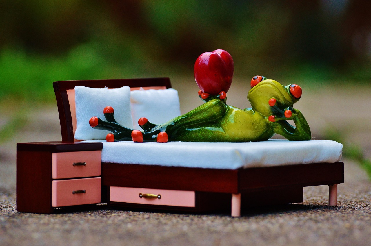 Frasi romantiche per augurare buonanotte all'amore, 12 aprile 2026.