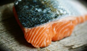 Non mangiare questo salmone: ecco quale è stato ritirato per listeria
