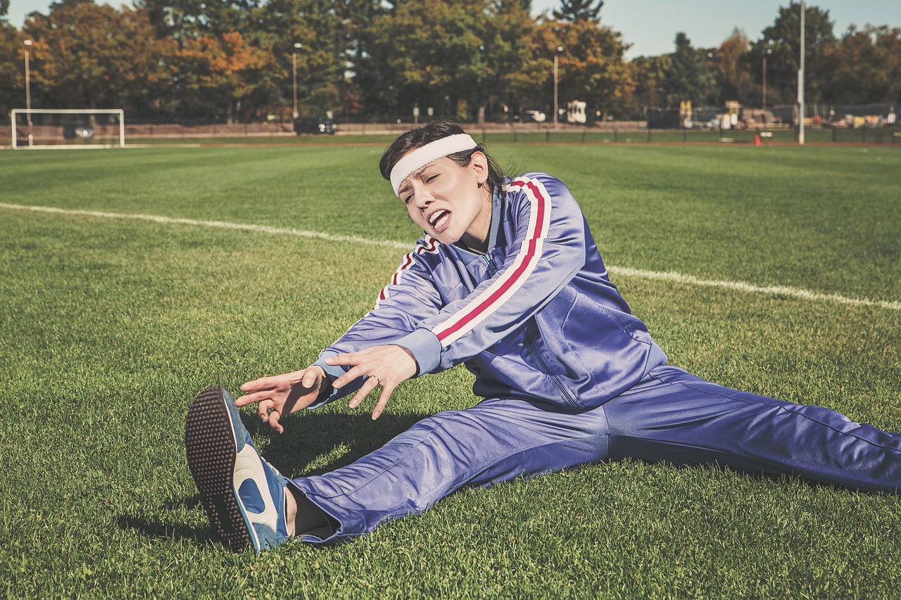 Esercizi di stretching per allungare i femorali corti in modo sicuro ed efficace.