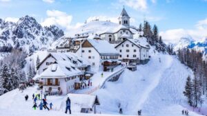 Il borgo italiano che chi lo visita una volta non dimentica più, anche fuori stagione